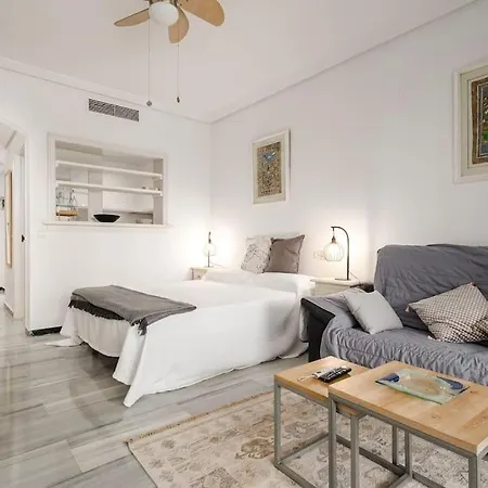 With Private Parking & Walk To Rdr404