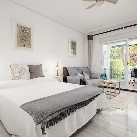 With Private Parking & Walk To Rdr404 Apartamento *